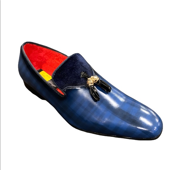 Men’s blue dress shoe